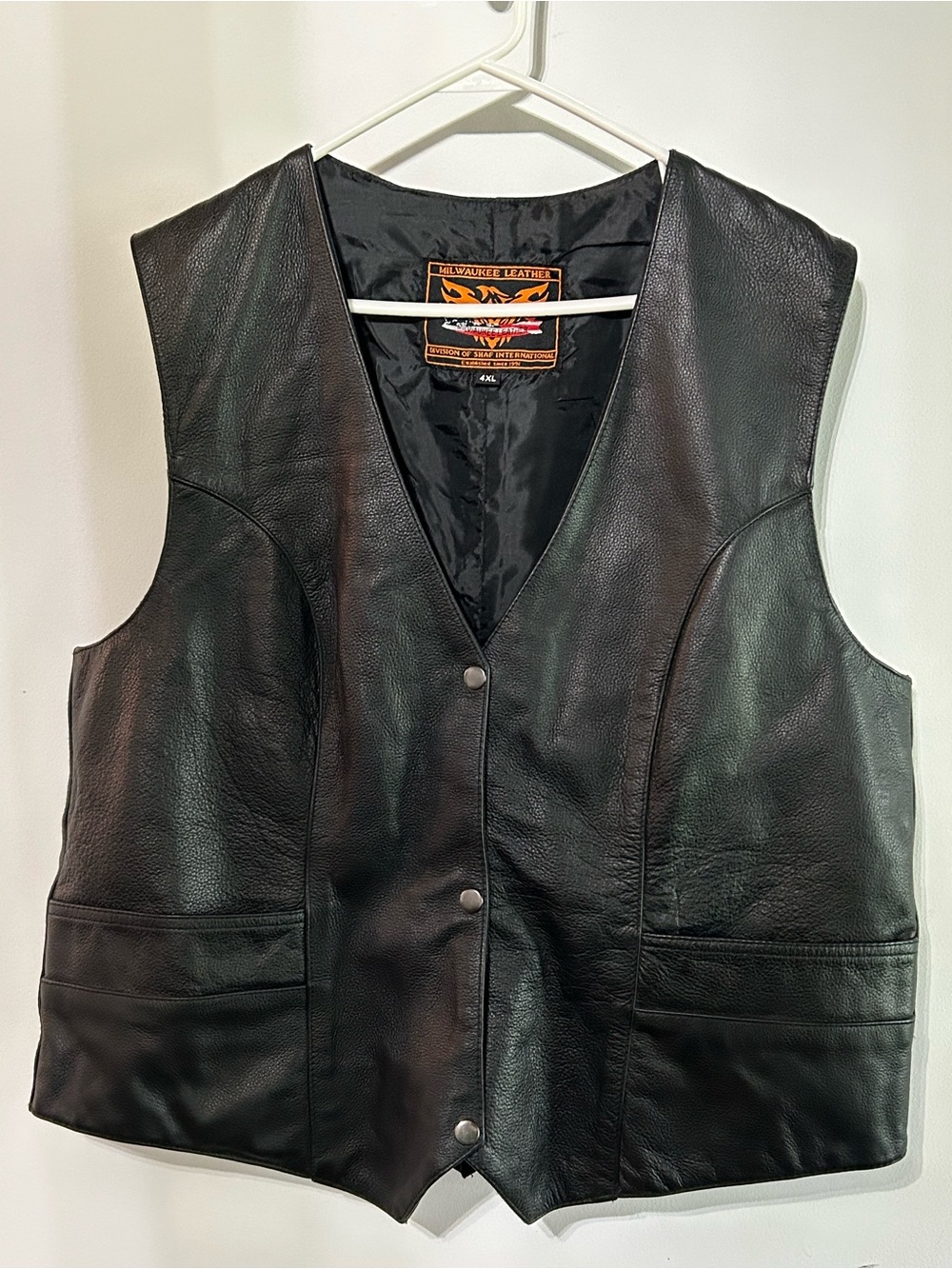Milwaukee Leather Men's Black Leather Snap Vest